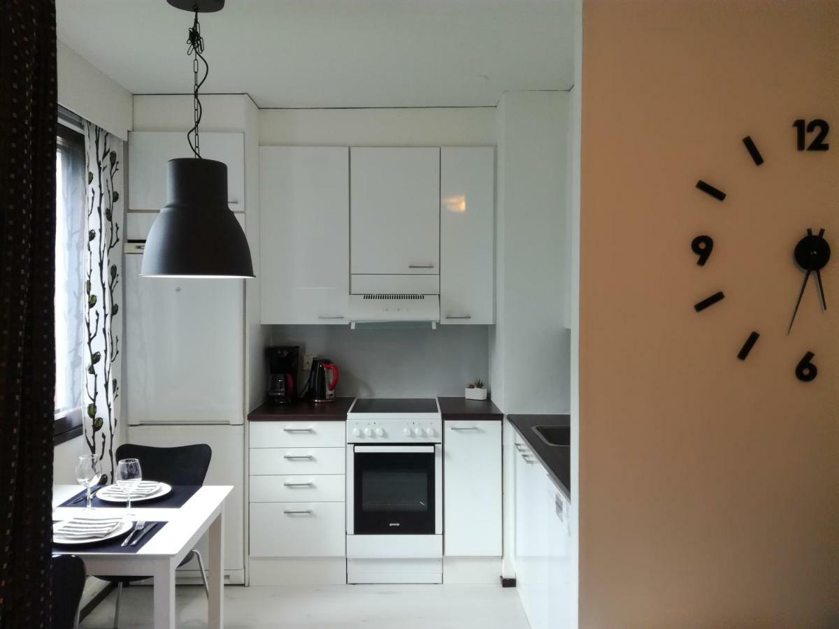 A Lovely One-Room Apartment Near The City Centre. Vaasa Bagian luar foto