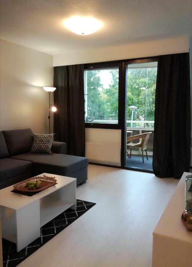 A Lovely One-Room Apartment Near The City Centre. Vaasa Bagian luar foto