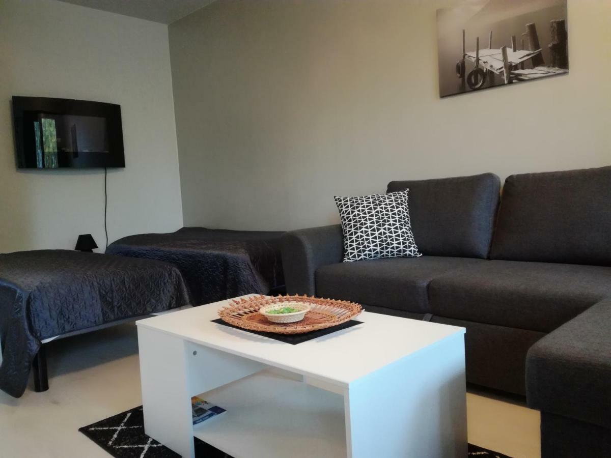 A Lovely One-Room Apartment Near The City Centre. Vaasa Bagian luar foto